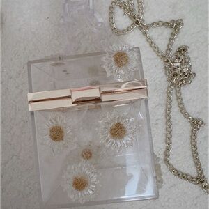 Clear Floral Acrylic Clutch with Chain Hard Acrylic Transparent Daisy Bag Chain